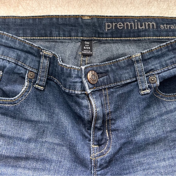 Gap premium straight crop jeans. Size 8/29. Only worn a few times. - Picture 2 of 2